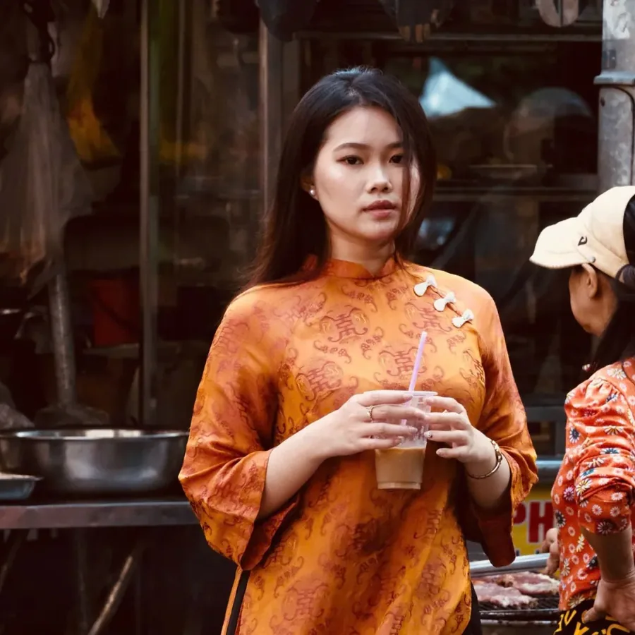 Bàn nướng đông khách tại Ăn Vặt Anh Thư